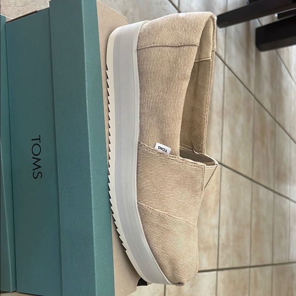 TOMS Alp Midform Oatmeal Micro Corduroy Shoes - Picture 2 of 2